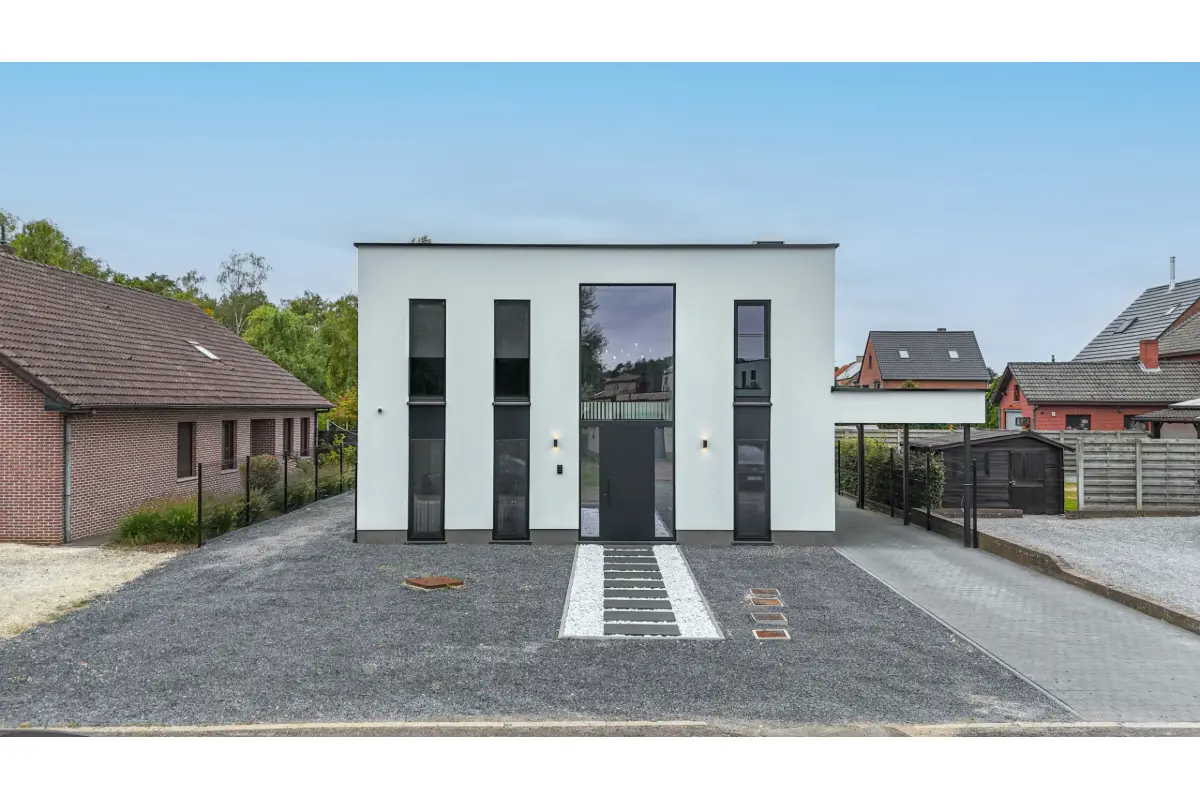 Huis te  koop in Heusden-Zolder 3550 689000.00€ 5 slaapkamers 241.00m² - Zoekertje 656359