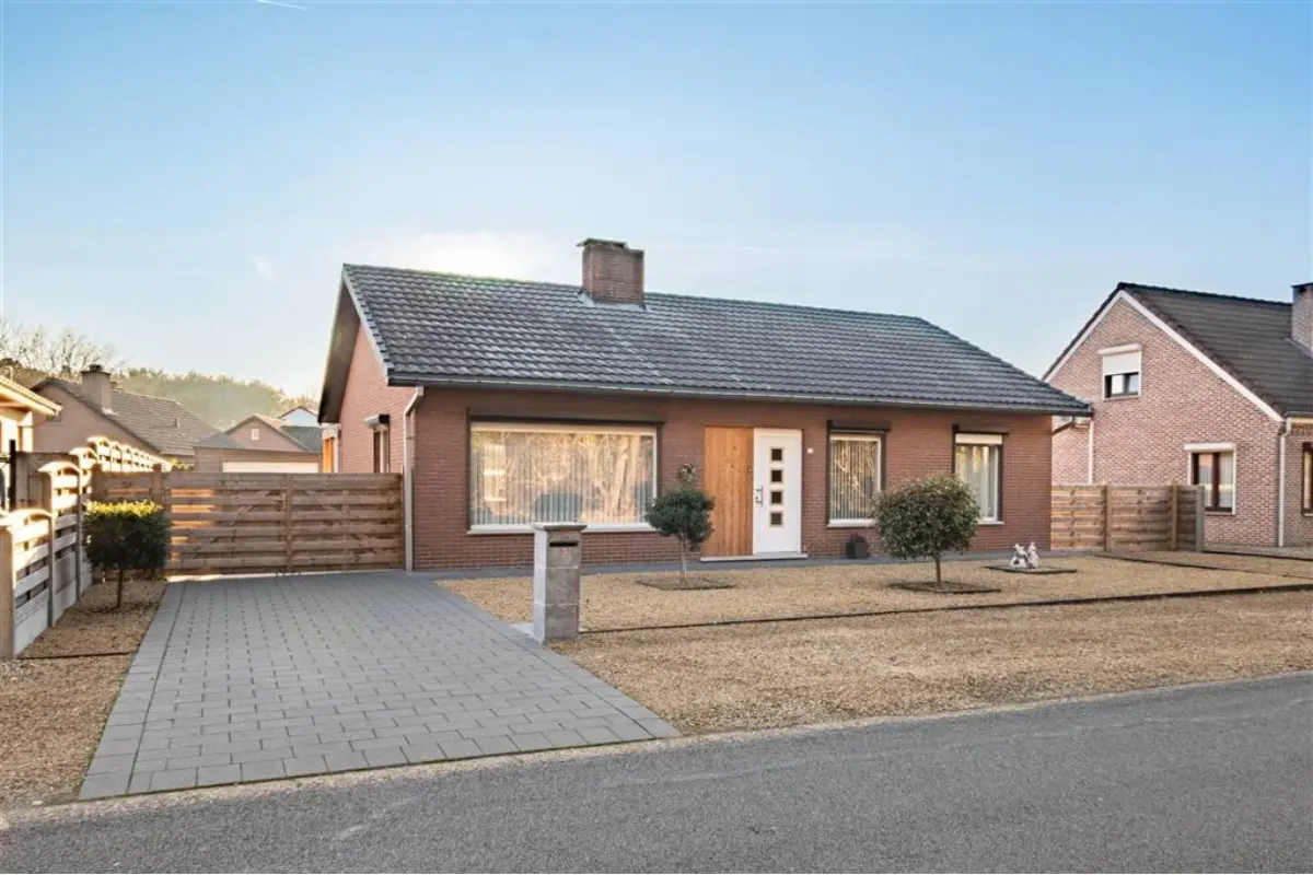 Huis te  koop in Lommel 3920 329000.00€ 2 slaapkamers 142.00m² - Zoekertje 657376