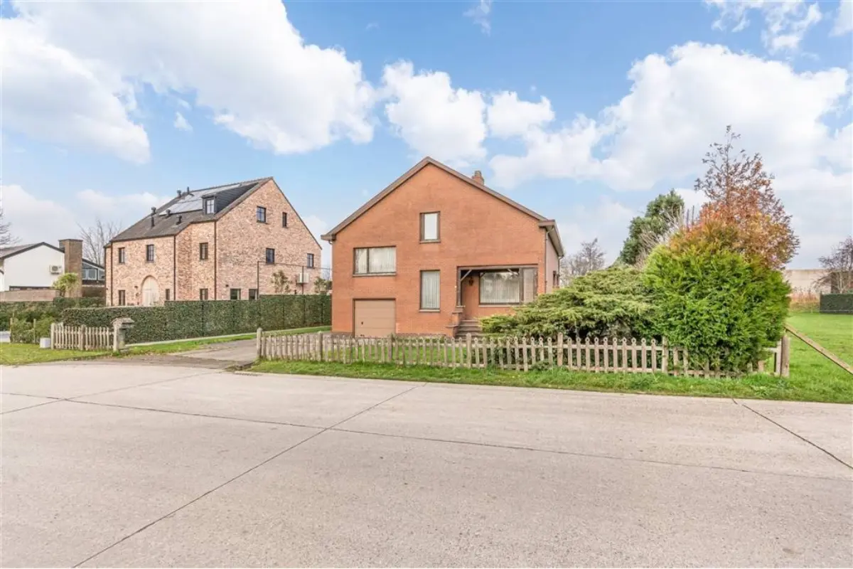 Huis te  koop in Diepenbeek 3590 320000.00€ 4 slaapkamers 330.00m² - Zoekertje 658160