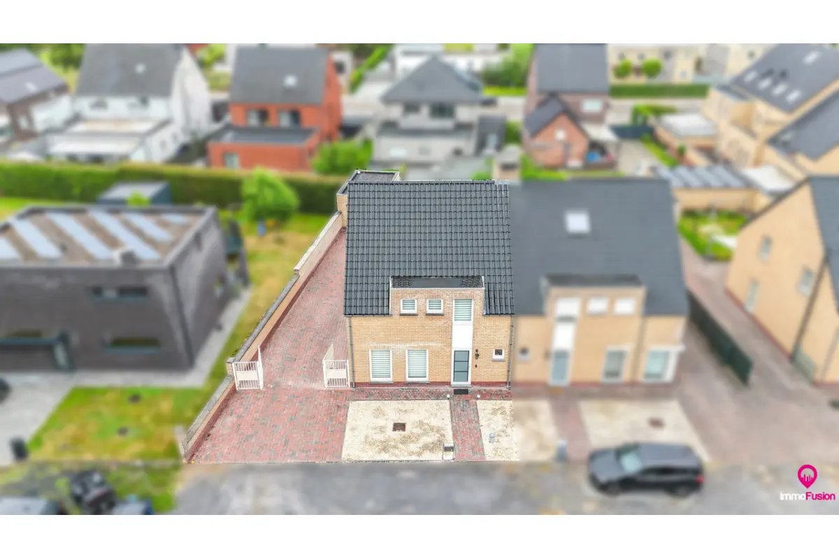 Huis te  koop in Houthalen-Helchteren 3530 385000.00€ 3 slaapkamers 202.00m² - Zoekertje 659036