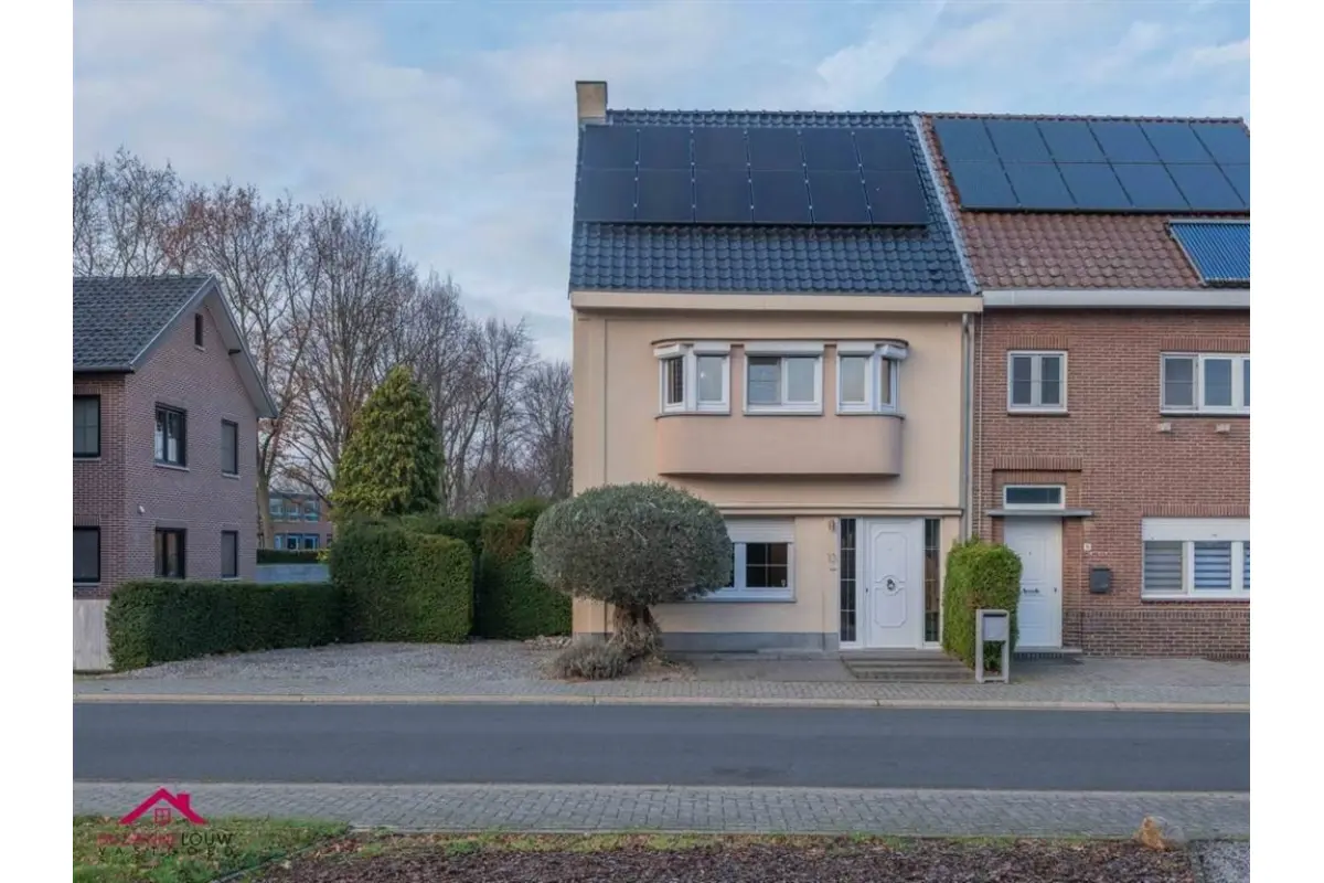 Huis te  koop in Ophoven 3640 319000.00€ 3 slaapkamers m² - Zoekertje 659048