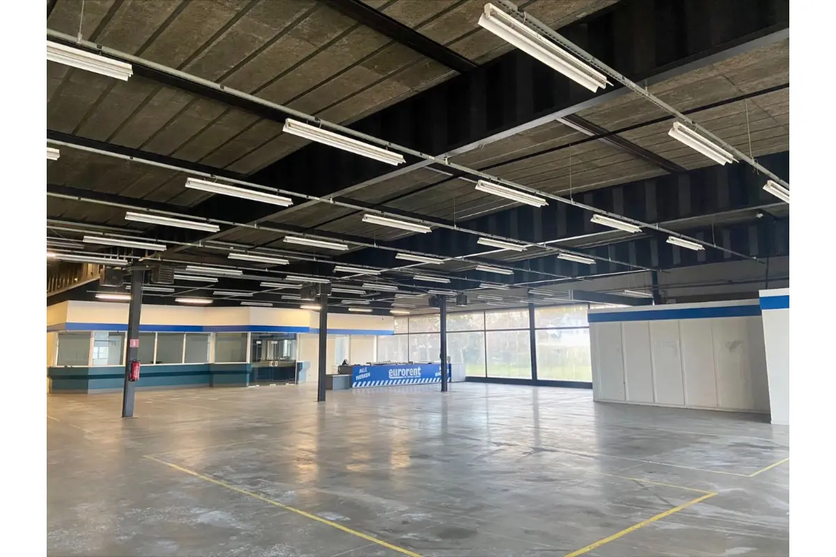 Handelszaak te  huur in Hasselt 3500 11499.00€  slaapkamers 1954.00m² - Zoekertje 660880