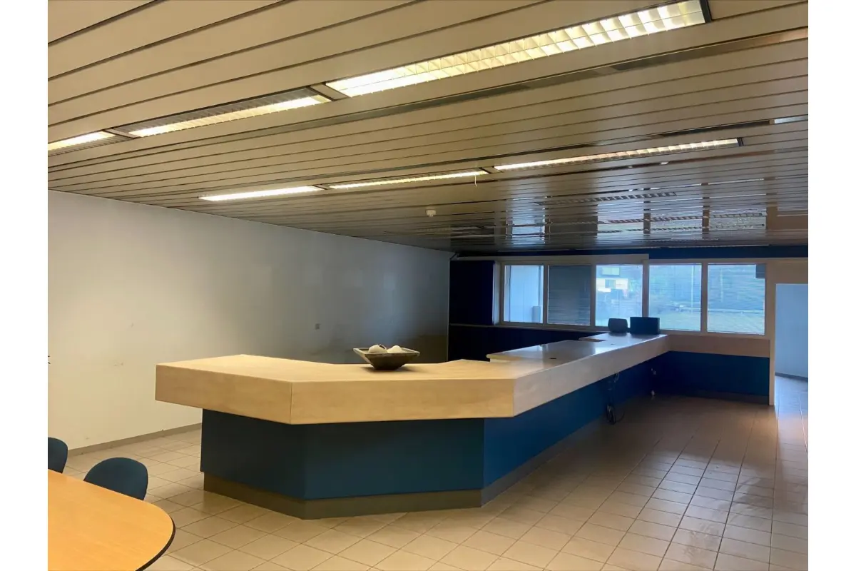 Handelszaak te  huur in Hasselt 3500 11499.00€  slaapkamers 1954.00m² - Zoekertje 660879