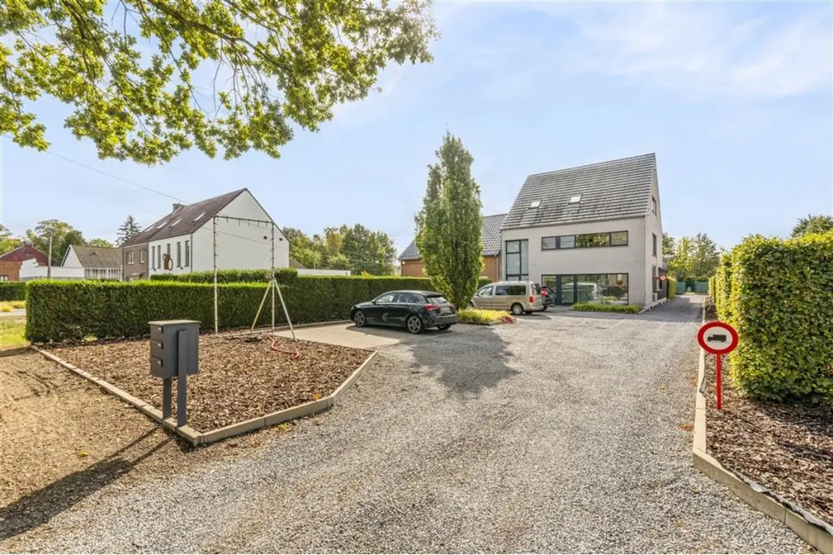 Appartement te  koop in Genk 3600 0.00€ 2 slaapkamers 123.00m² - Zoekertje 662678