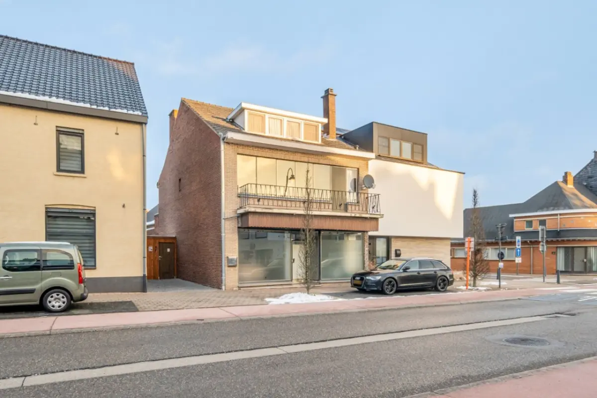 Huis te  koop in Neeroeteren 3680 190000.00€ 5 slaapkamers m² - Zoekertje 664004