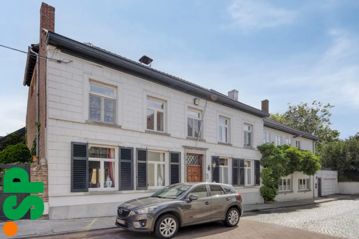 Herenhuis te  koop in Rekem 3621 1450000.00€ 8 slaapkamers 955.00m² - Zoekertje 665069