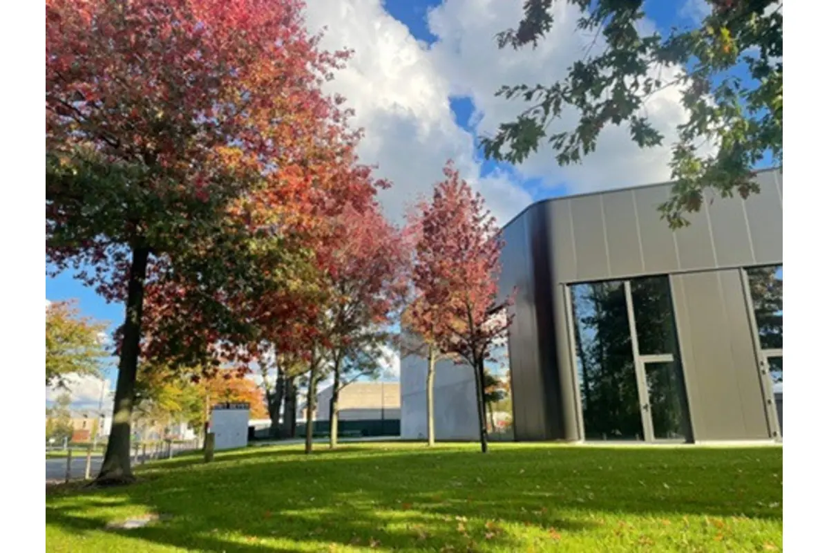 Handelszaak te  huur in Hasselt 3500 1420.00€  slaapkamers m² - Zoekertje 664685