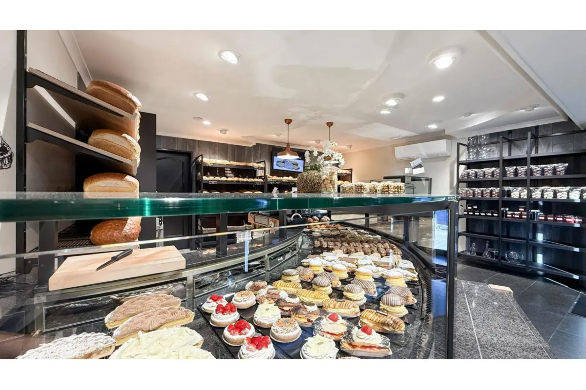 Handelszaak te  koop in Heusden-Zolder 3550 399000.00€  slaapkamers 315.00m² - Zoekertje 668476