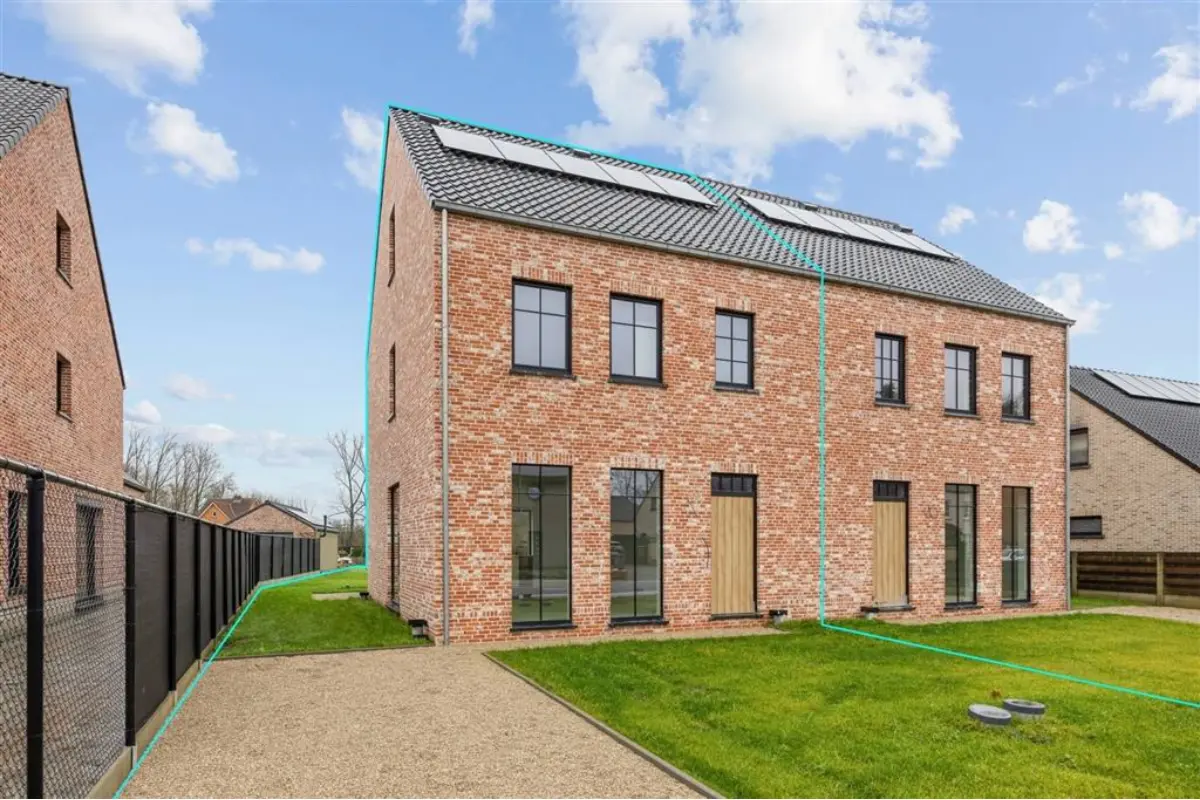 Huis te  koop in Beringen 3580 435000.00€ 3 slaapkamers 209.00m² - Zoekertje 670030