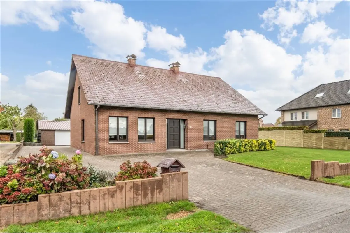 Huis te  koop in Overpelt 3900 390000.00€ 4 slaapkamers 221.00m² - Zoekertje 670284