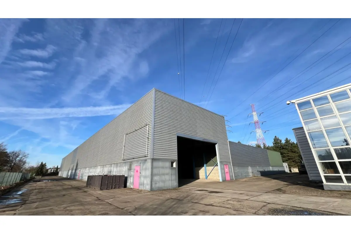 Handelszaak te  huur in Zutendaal 3690 20000.00€  slaapkamers 6000.00m² - Zoekertje 670250