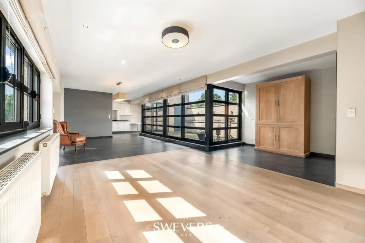 Huis te  koop in Leopoldsburg 3970 360000.00€ 4 slaapkamers m² - Zoekertje 669574