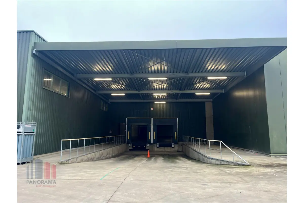 Handelszaak te  huur in Sint-Truiden 3800 5540.00€  slaapkamers 2216.00m² - Zoekertje 672484