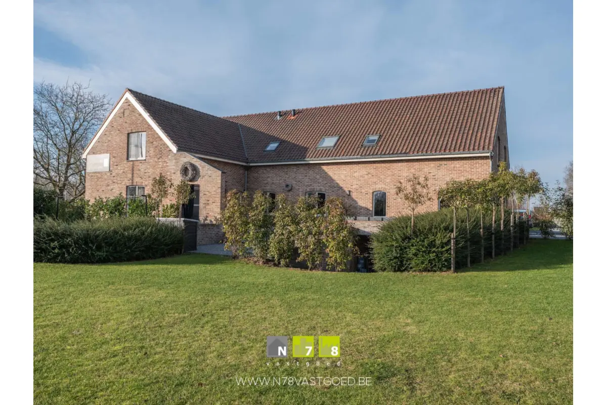 Mixgebouw te  koop in Bree 3960 1250000.00€ 5 slaapkamers 412.00m² - Zoekertje 674368