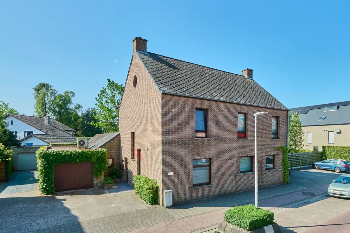 Herenhuis te  koop in Lommel 3920 569000.00€ 5 slaapkamers 285.00m² - Zoekertje 673598