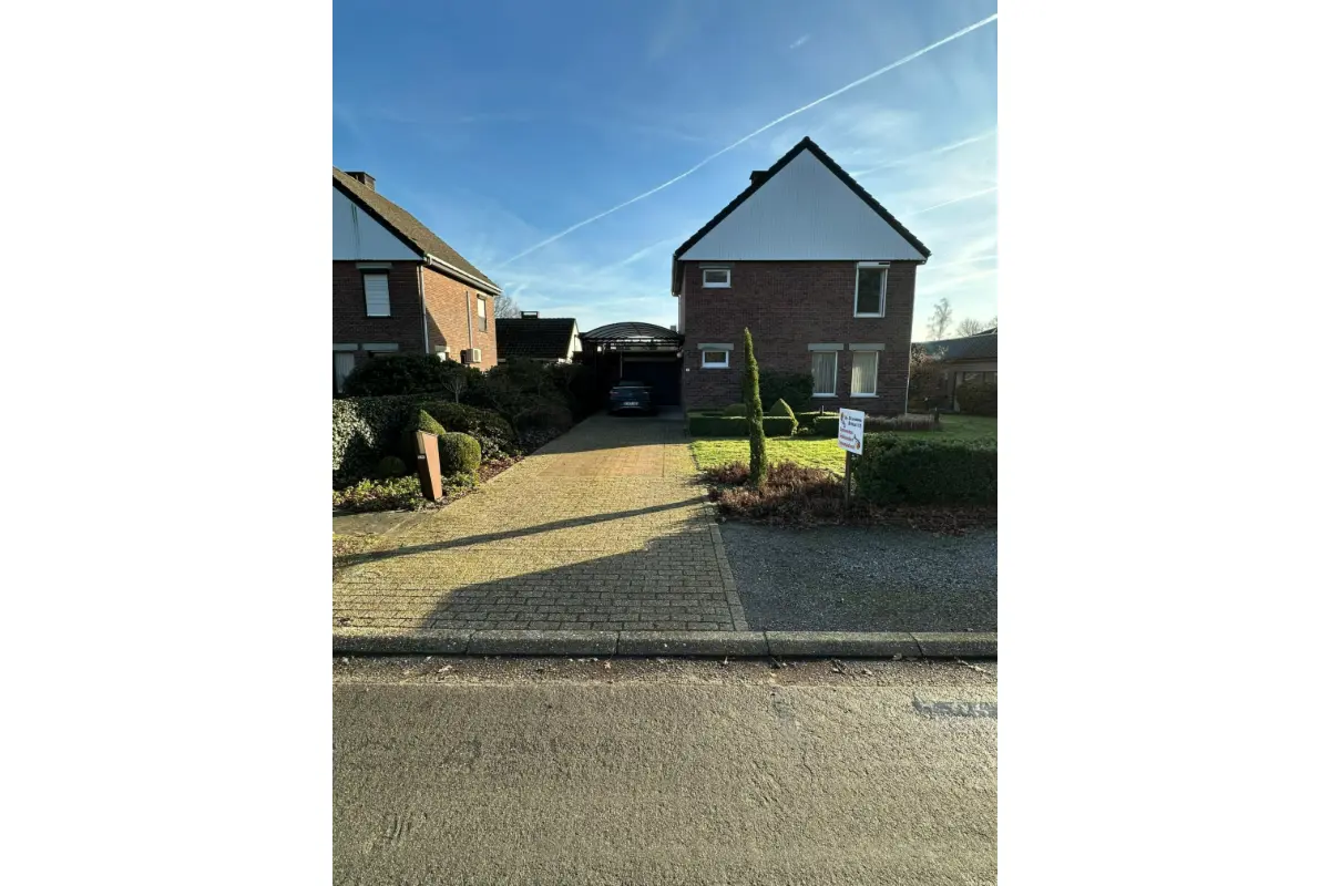 Huis te  huur in Beringen 3580 1350.00€ 4 slaapkamers 157.00m² - Zoekertje 675756