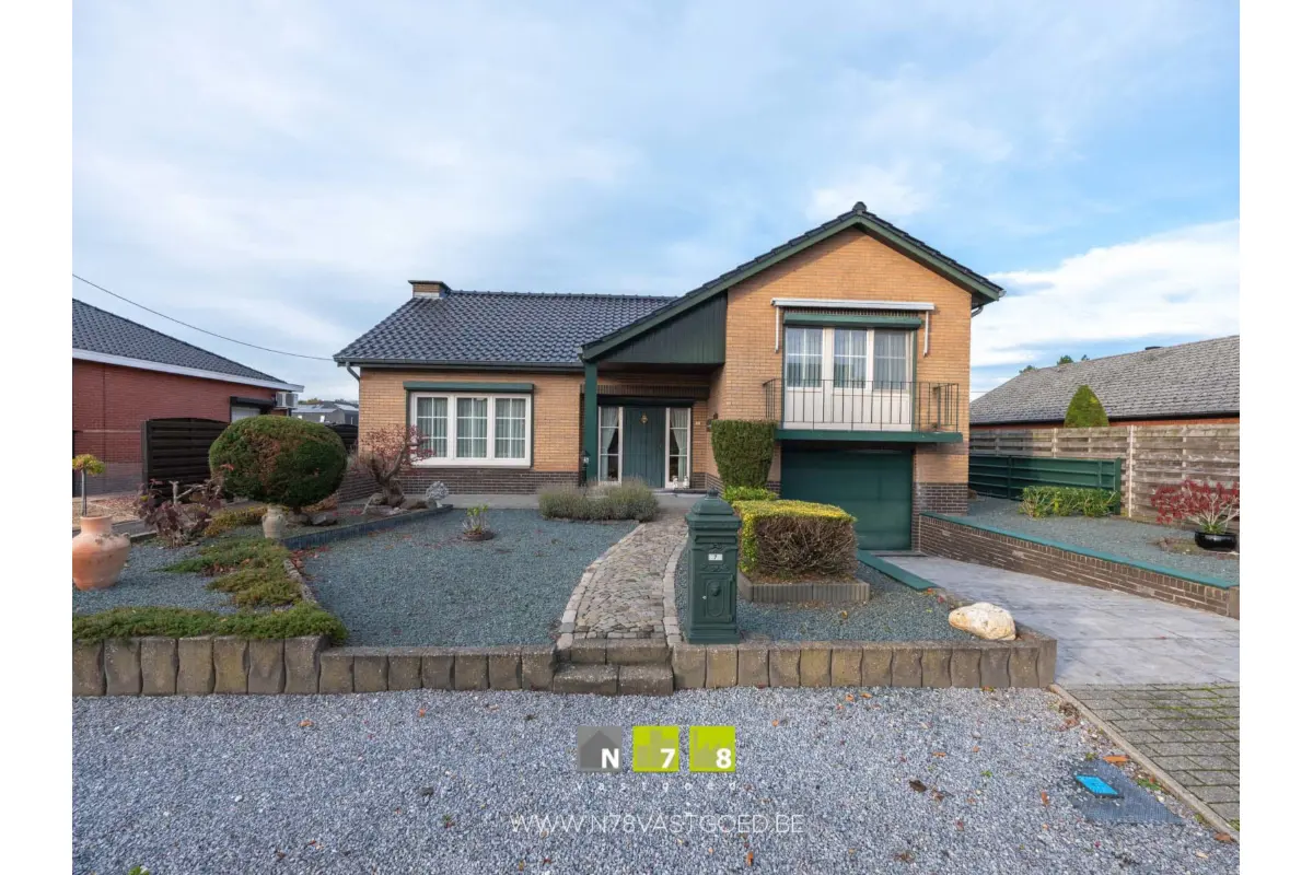 Huis te  koop in Meeuwen-Gruitrode 3670 310000.00€ 3 slaapkamers 166.00m² - Zoekertje 676673