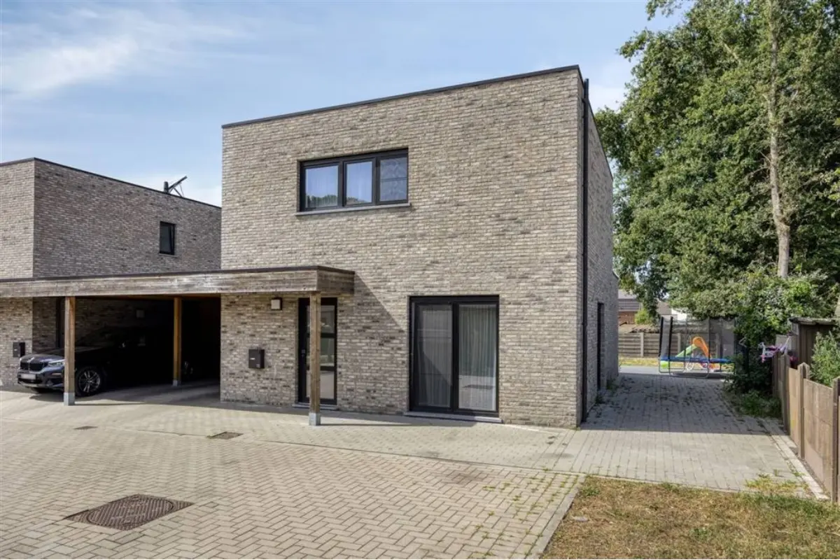 Huis te  koop in Heusden-Zolder 3550 375000.00€ 2 slaapkamers 131.95m² - Zoekertje 676570