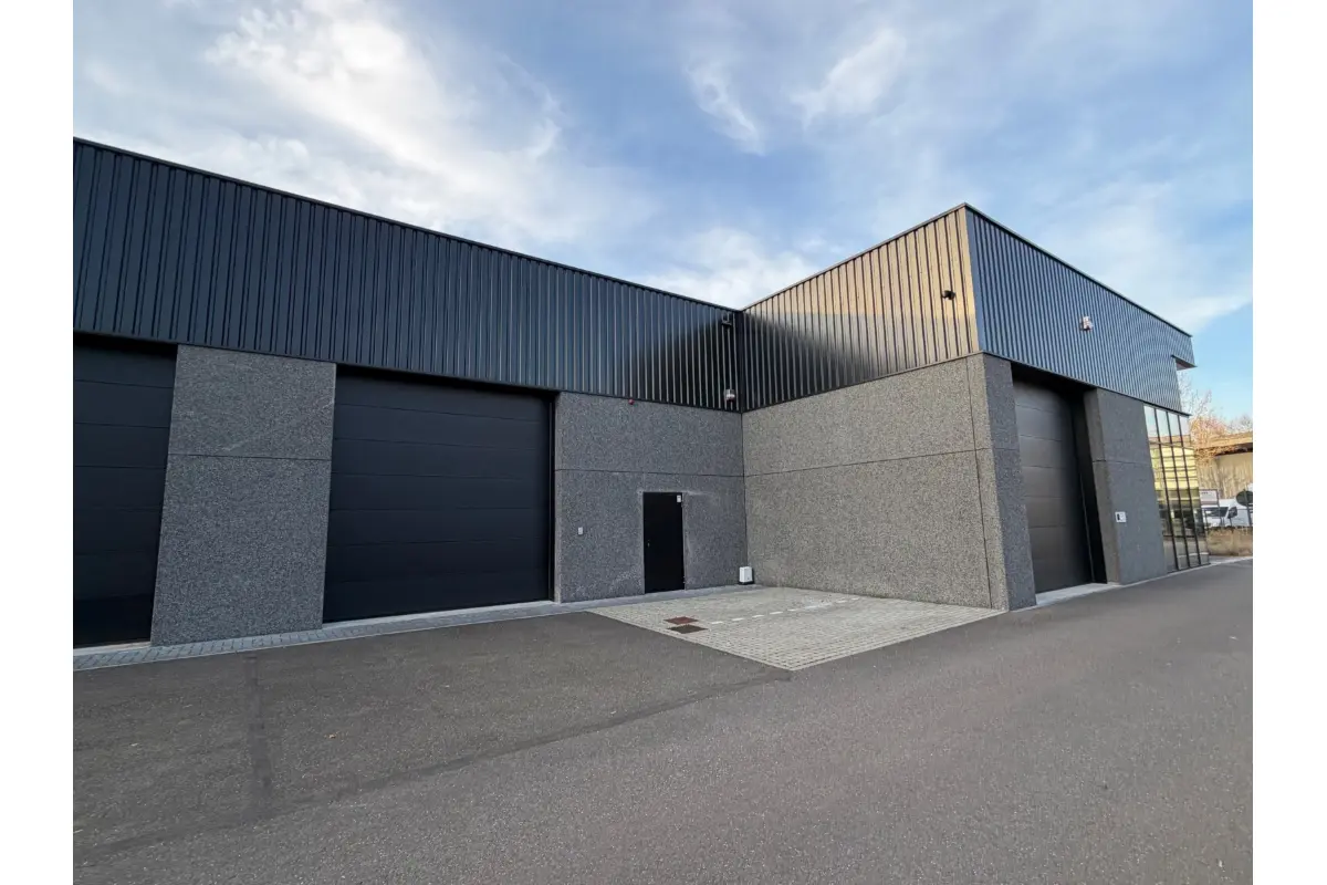 Handelszaak te  huur in Diepenbeek 3590 1200.00€  slaapkamers 181.00m² - Zoekertje 677303