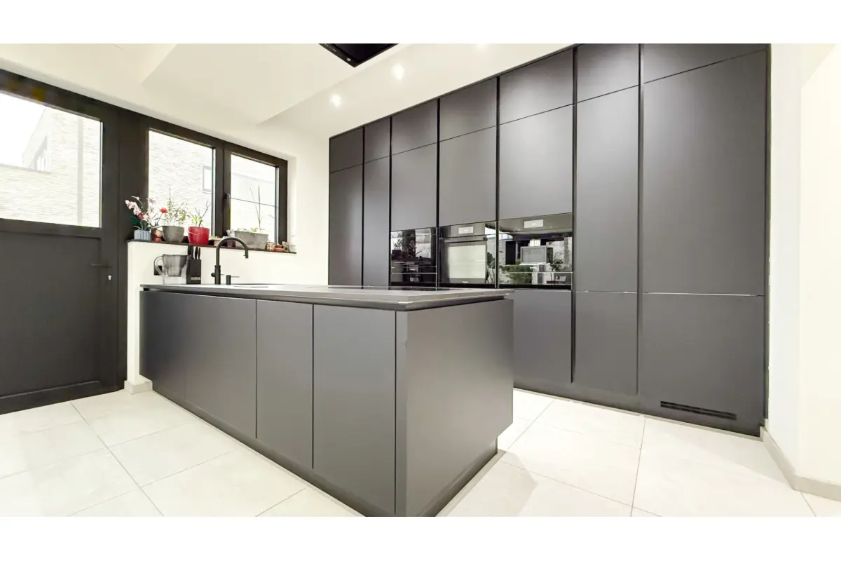 Huis te  koop in Genk 3600 689000.00€ 3 slaapkamers 200.00m² - Zoekertje 678789