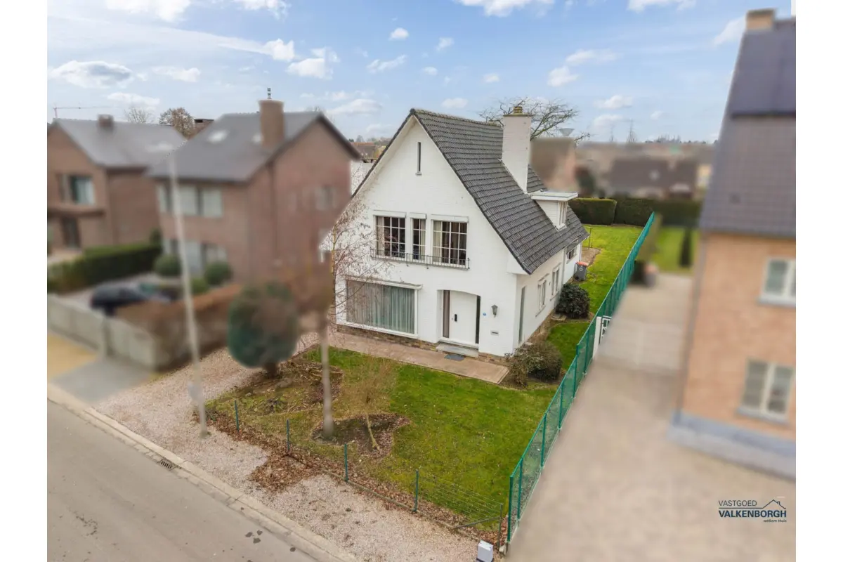 Huis te  koop in Bilzen 3740 290000.00€ 3 slaapkamers 187.00m² - Zoekertje 678412