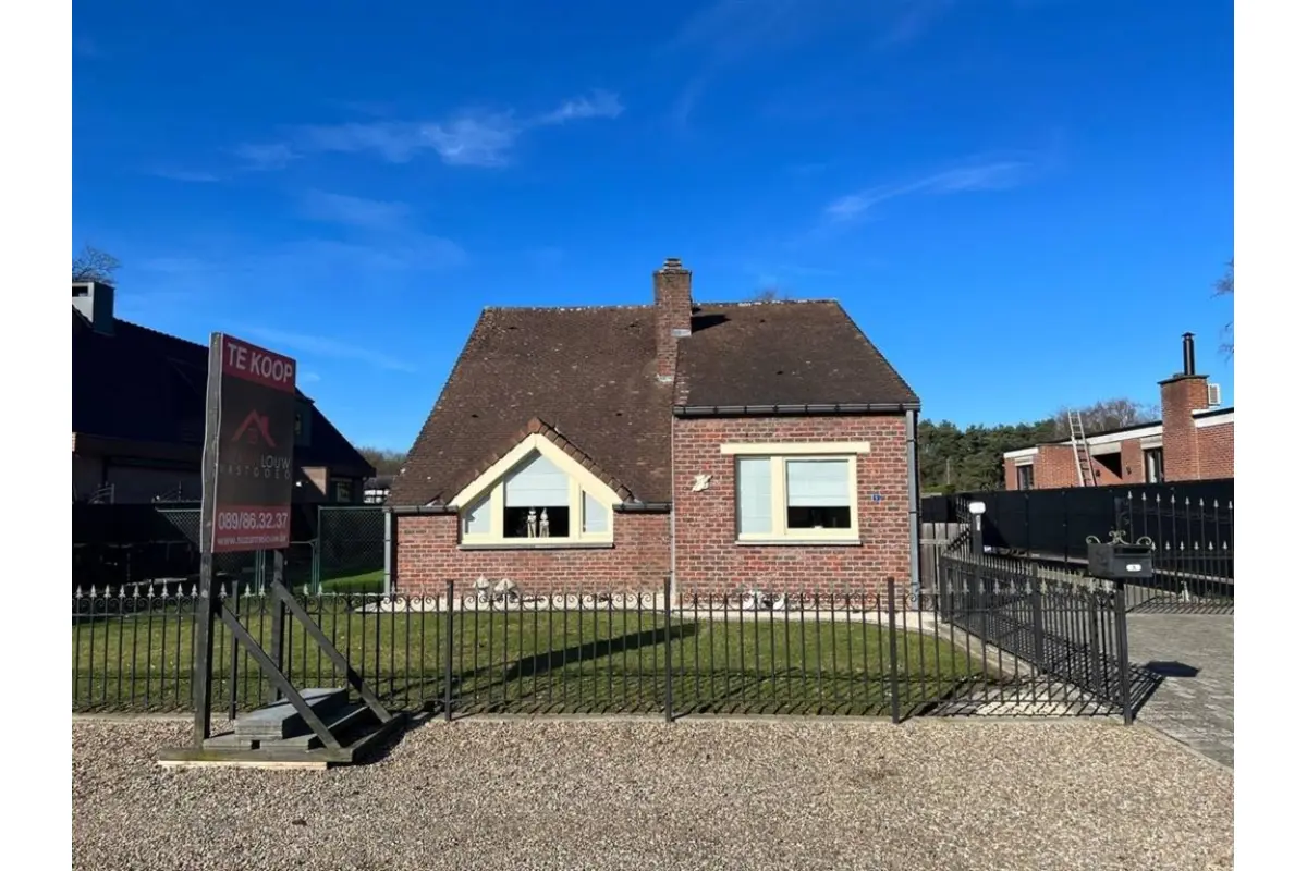 Huis te  koop in Lanklaar 3650 335000.00€ 3 slaapkamers m² - Zoekertje 683151