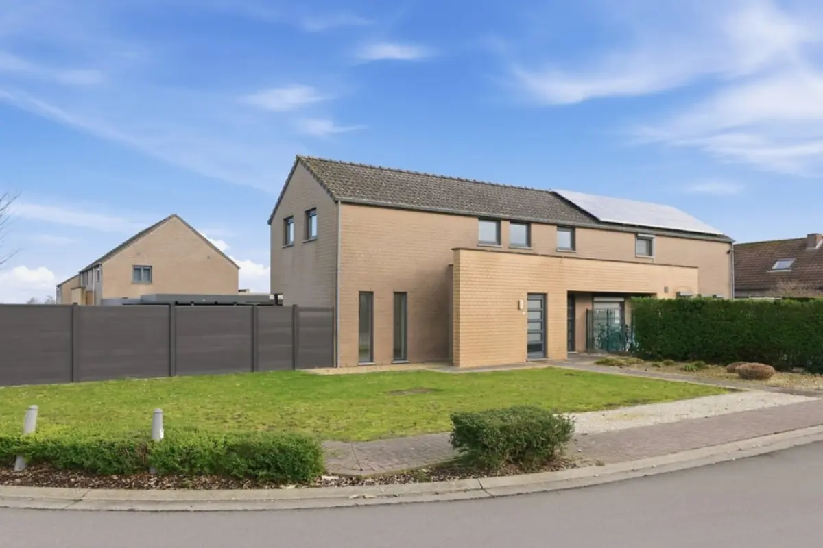 Huis te  koop in Binderveld 3850 299000.00€ 3 slaapkamers 111.00m² - Zoekertje 684491