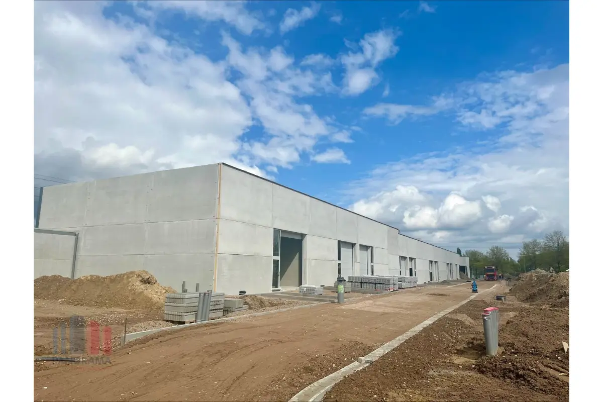 Handelszaak te  koop in Hasselt 3500 886500.00€  slaapkamers 630.00m² - Zoekertje 686001