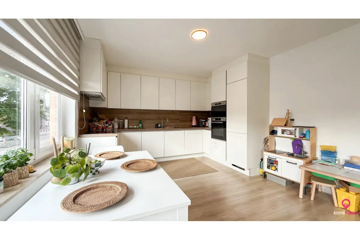 Appartement te  koop in Heusden-Zolder 3550 289000.00€ 3 slaapkamers 100.00m² - Zoekertje 688403