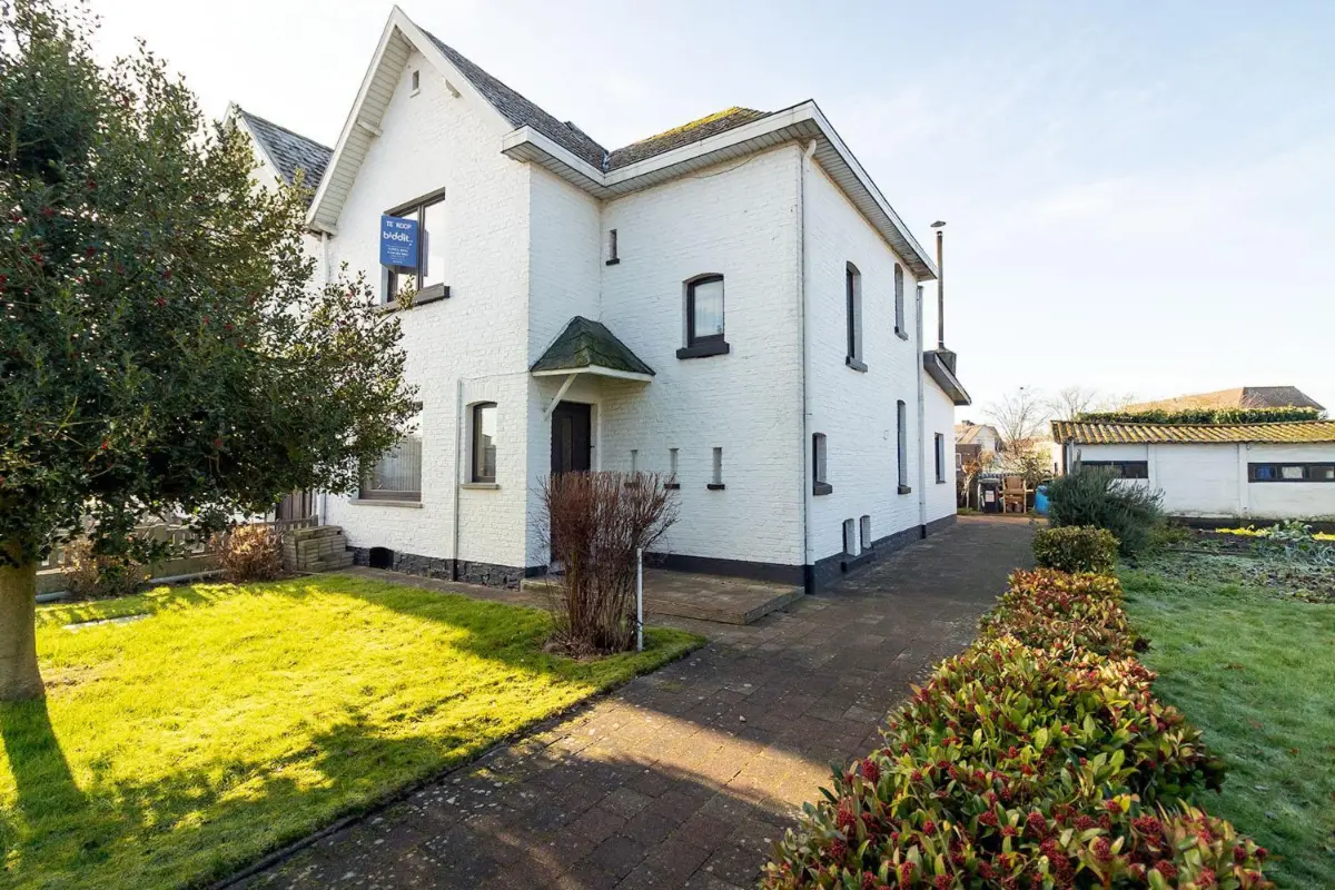 Huis te  koop in Genk 3600 210000.00€ 3 slaapkamers m² - Zoekertje 689218