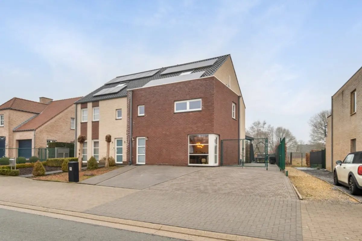 Huis te  koop in Opoeteren 3680 459000.00€ 3 slaapkamers m² - Zoekertje 689334