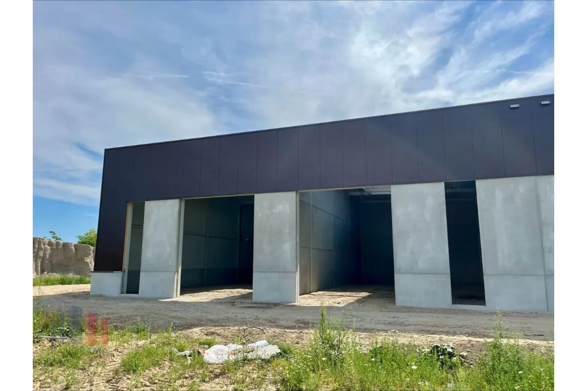 Handelszaak te  koop in Halen 3545 317900.00€  slaapkamers 240.00m² - Zoekertje 690314