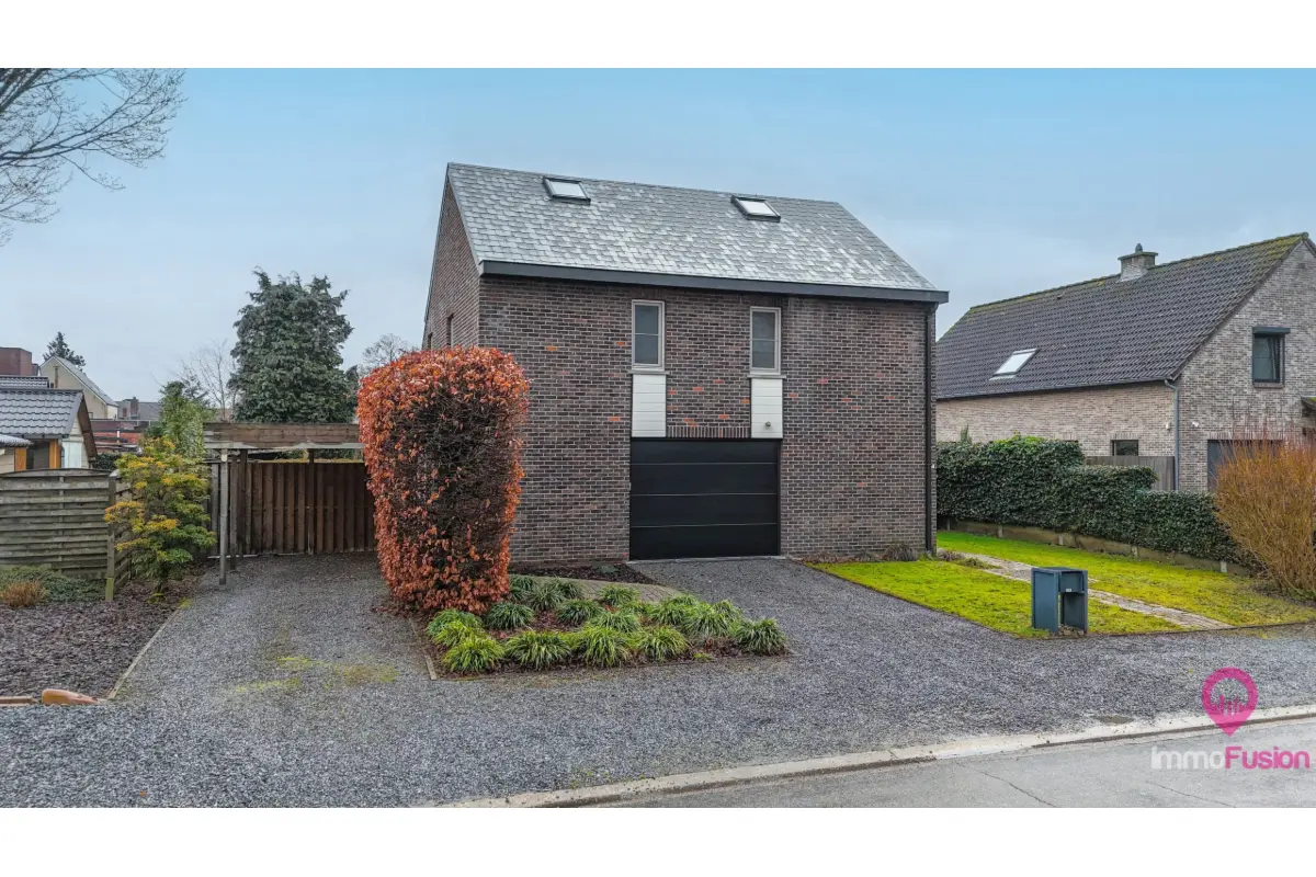 Huis te  koop in Heusden-Zolder 3550 419000.00€ 3 slaapkamers 231.00m² - Zoekertje 691242