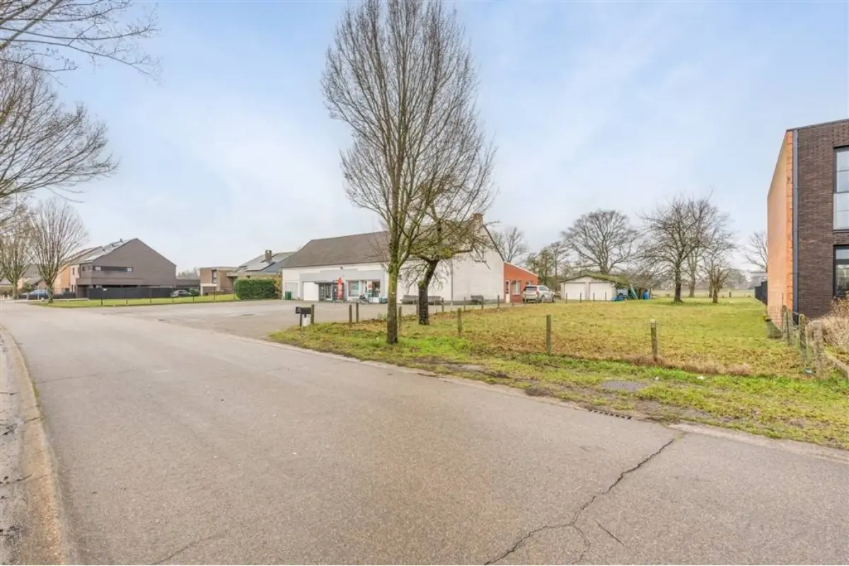 Grond te  koop in Heusden-Zolder 3550 599000.00€  slaapkamers m² - Zoekertje 712514