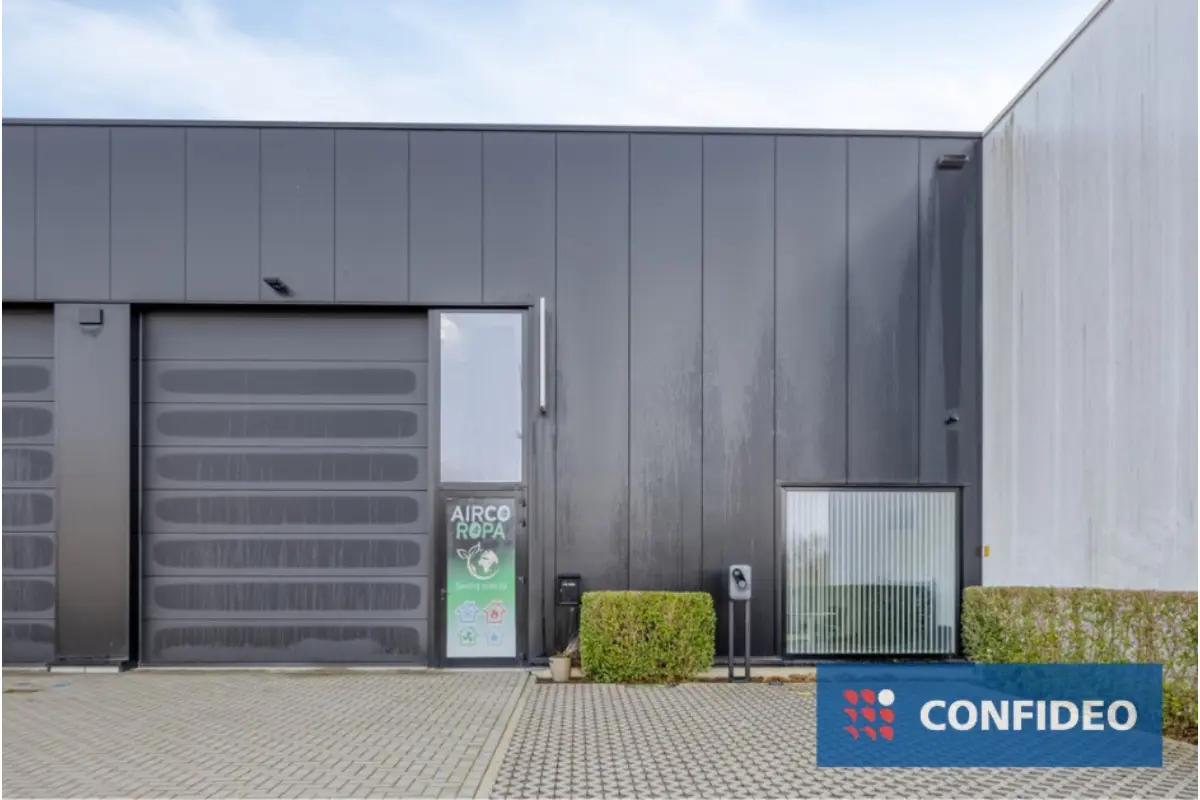 Handelszaak te  koop in Berg 3700 289000.00€  slaapkamers m² - Zoekertje 694877