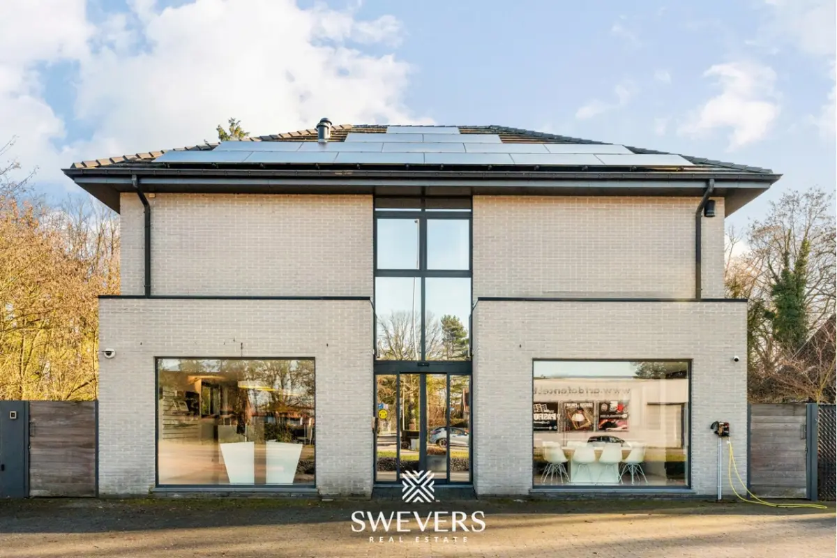 Handelszaak te  koop in Diepenbeek 3590 950000.00€  slaapkamers 378.00m² - Zoekertje 697560