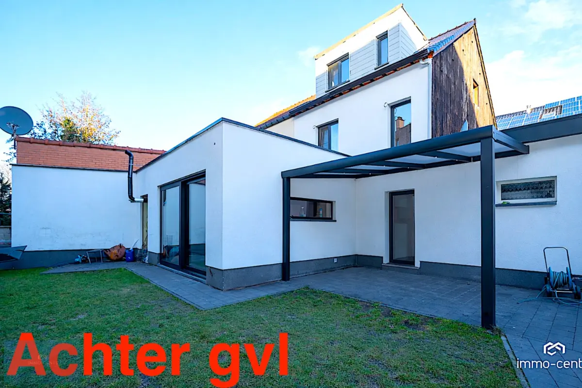Huis te  koop in Genk 3600 289000.00€ 5 slaapkamers 240.00m² - Zoekertje 697218