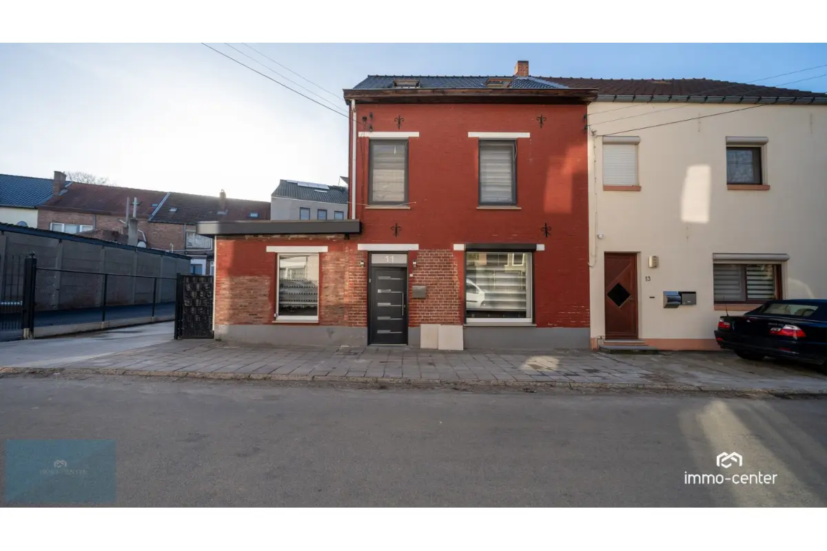 Huis te  koop in Genk 3600 295000.00€ 5 slaapkamers 240.00m² - Zoekertje 697218