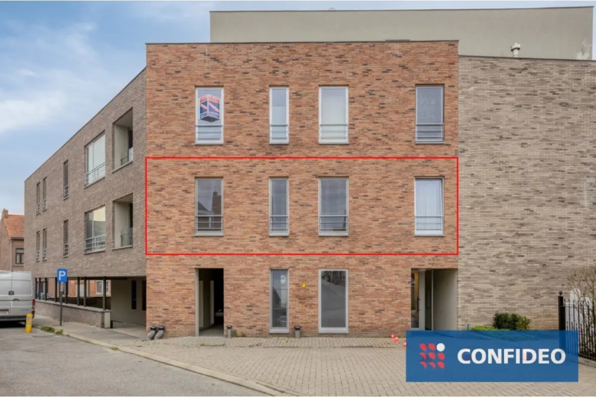 Appartement te  koop in Berg 3700 275000.00€ 2 slaapkamers m² - Zoekertje 699448