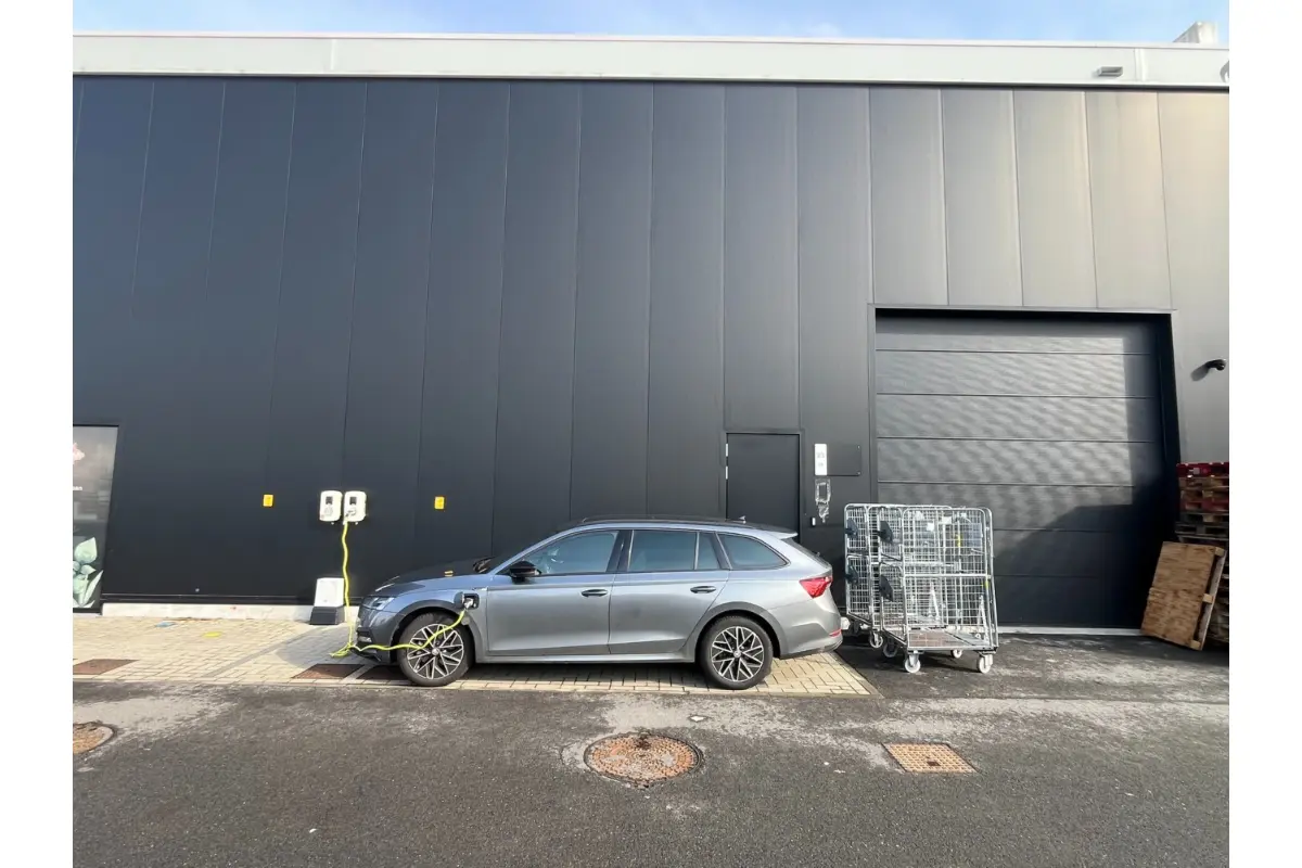 Handelszaak te  huur in Hasselt 3500 980.00€  slaapkamers 144.00m² - Zoekertje 700157