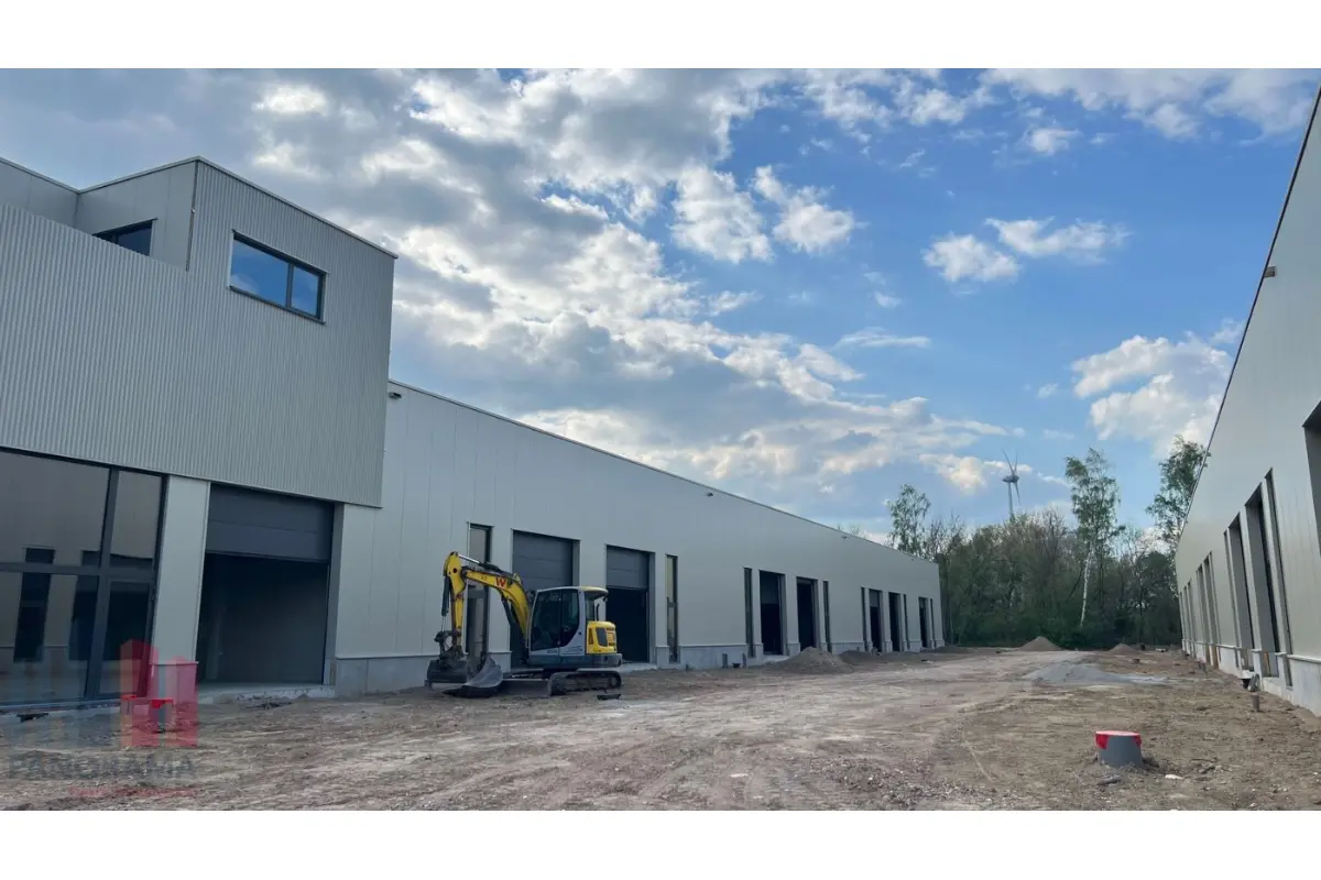 Handelszaak te  koop in Genk 3600 553500.00€  slaapkamers 410.00m² - Zoekertje 701500