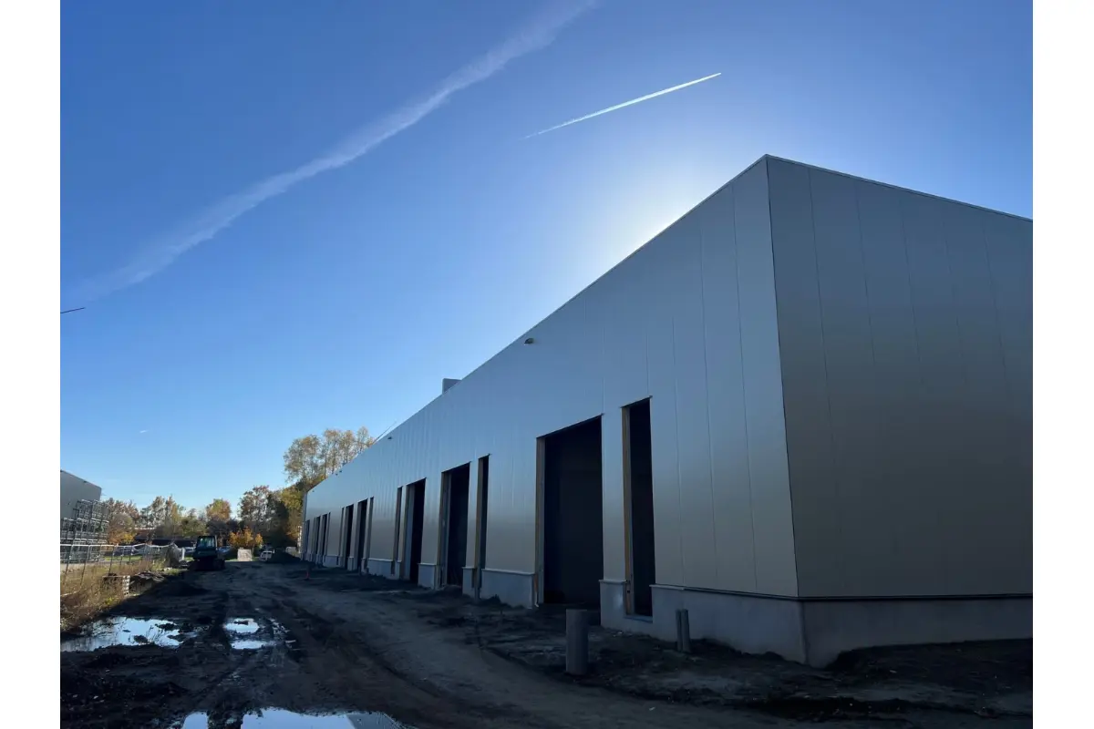 Handelszaak te  koop in Genk 3600 276750.00€  slaapkamers 205.00m² - Zoekertje 701499