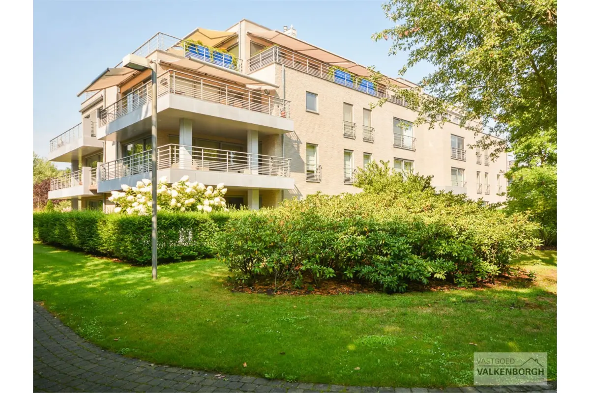 Appartement te  koop in Genk 3600 749000.00€ 2 slaapkamers 193.00m² - Zoekertje 702274