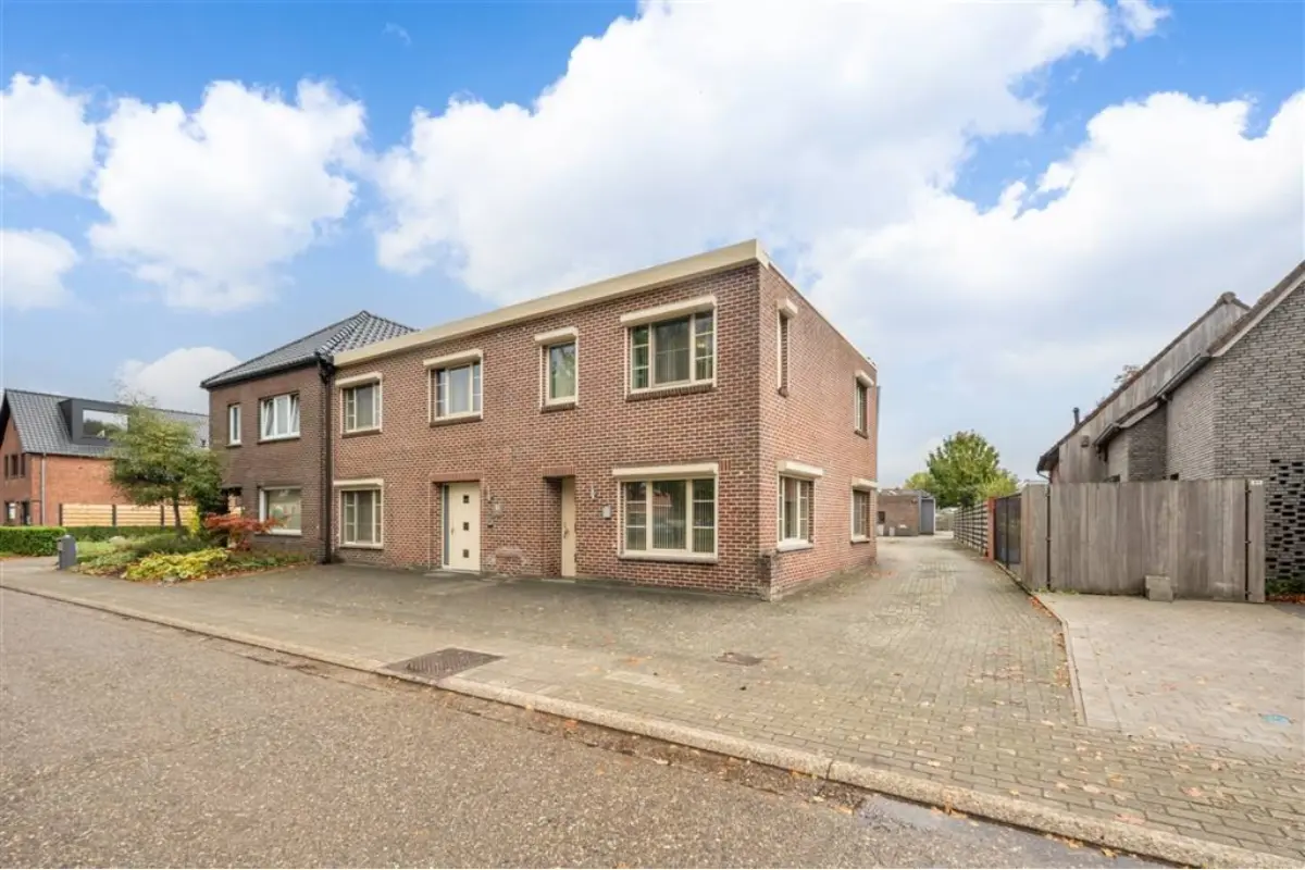 Huis te  koop in Hechtel 3940 385000.00€ 5 slaapkamers 289.00m² - Zoekertje 710092