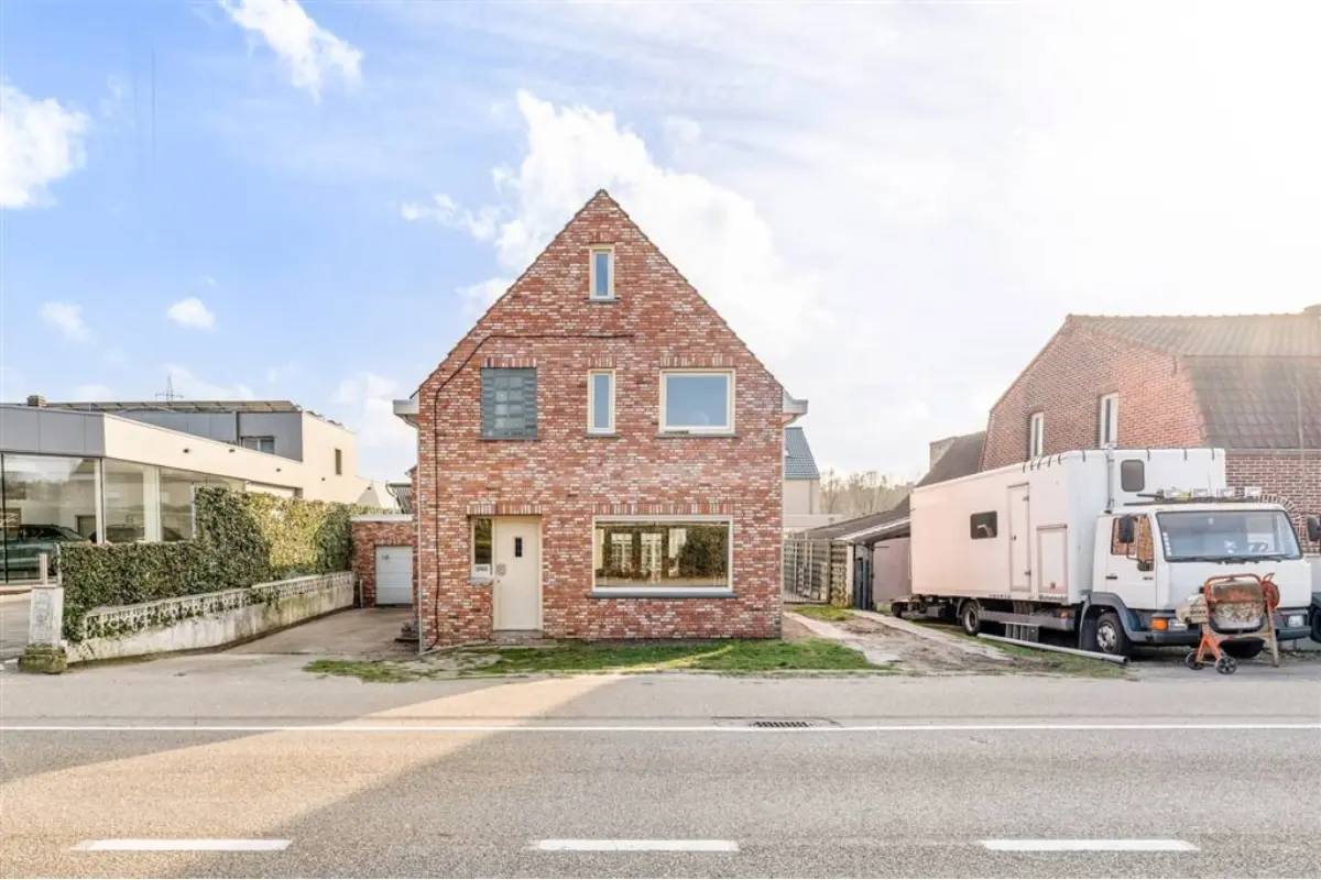 Huis te  koop in Overpelt 3900 375000.00€ 3 slaapkamers 145.00m² - Zoekertje 711139