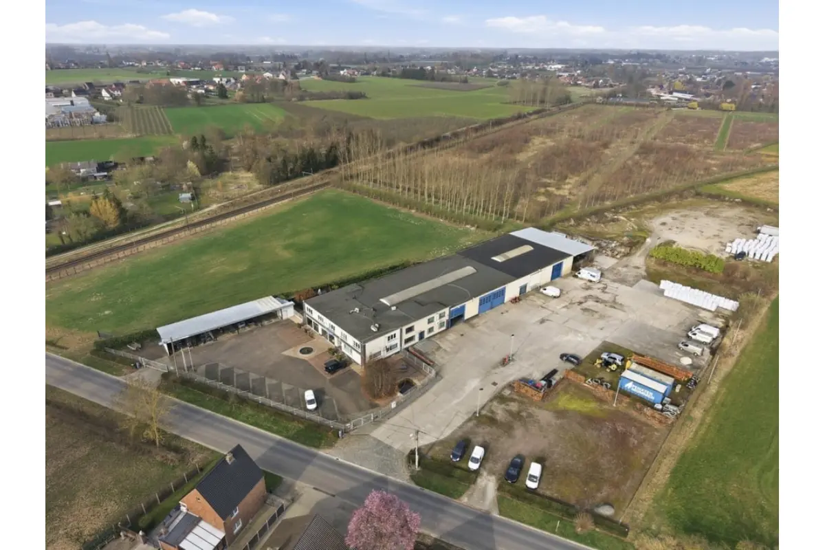 Handelszaak te  huur in Alken 3570 1650.00€  slaapkamers m² - Zoekertje 713439