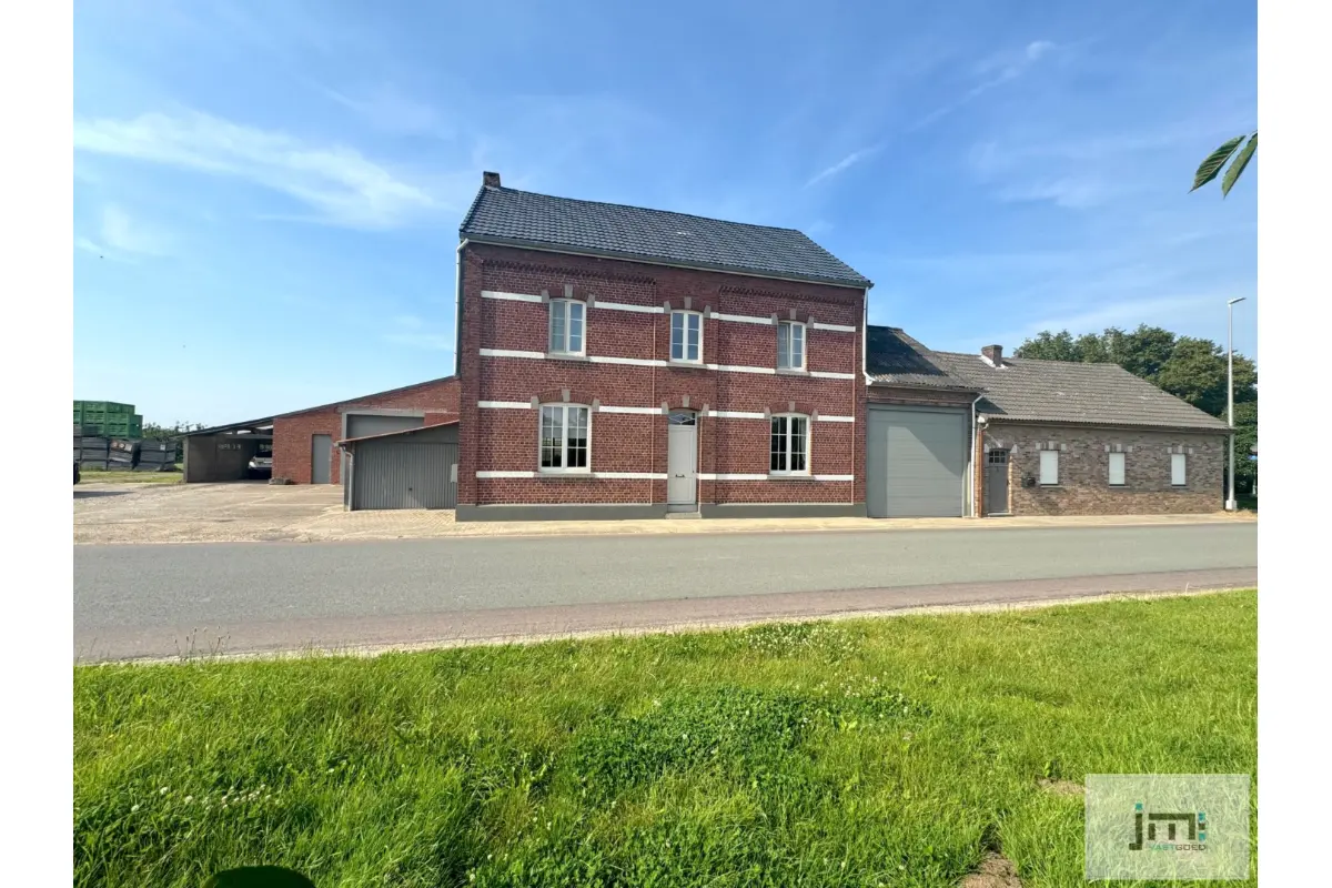 Handelszaak te  koop in Wellen 3830 395000.00€ 5 slaapkamers m² - Zoekertje 713465