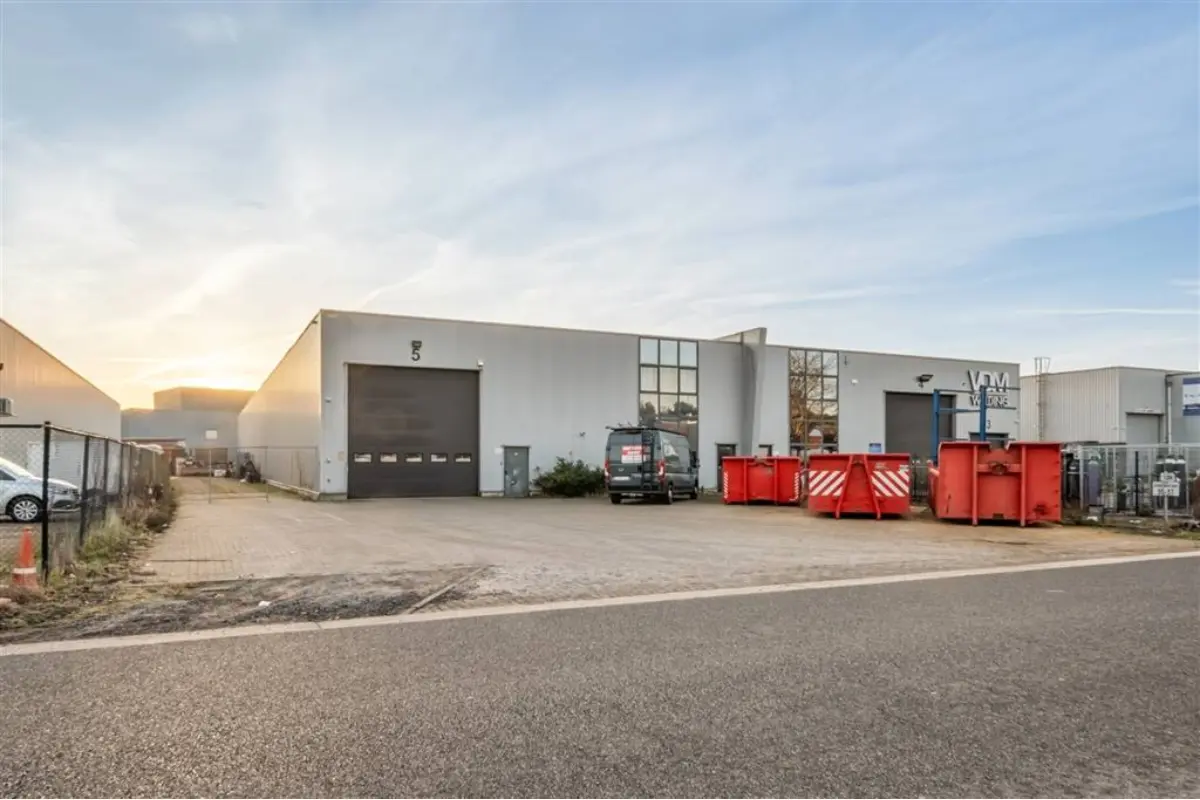 Handelszaak te  koop in Overpelt 3900 0.00€  slaapkamers m² - Zoekertje 714105