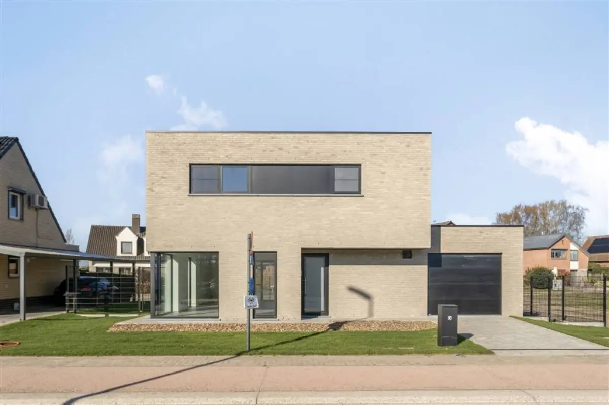 Huis te  koop in Overpelt 3900 555000.00€ 3 slaapkamers 207.14m² - Zoekertje 716166