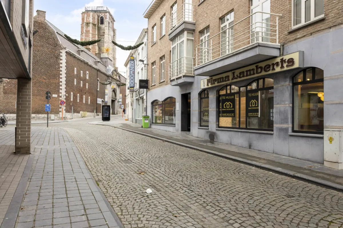 Handelszaak te  huur in Sint-Truiden 3800 1490.00€  slaapkamers 275.00m² - Zoekertje 720281